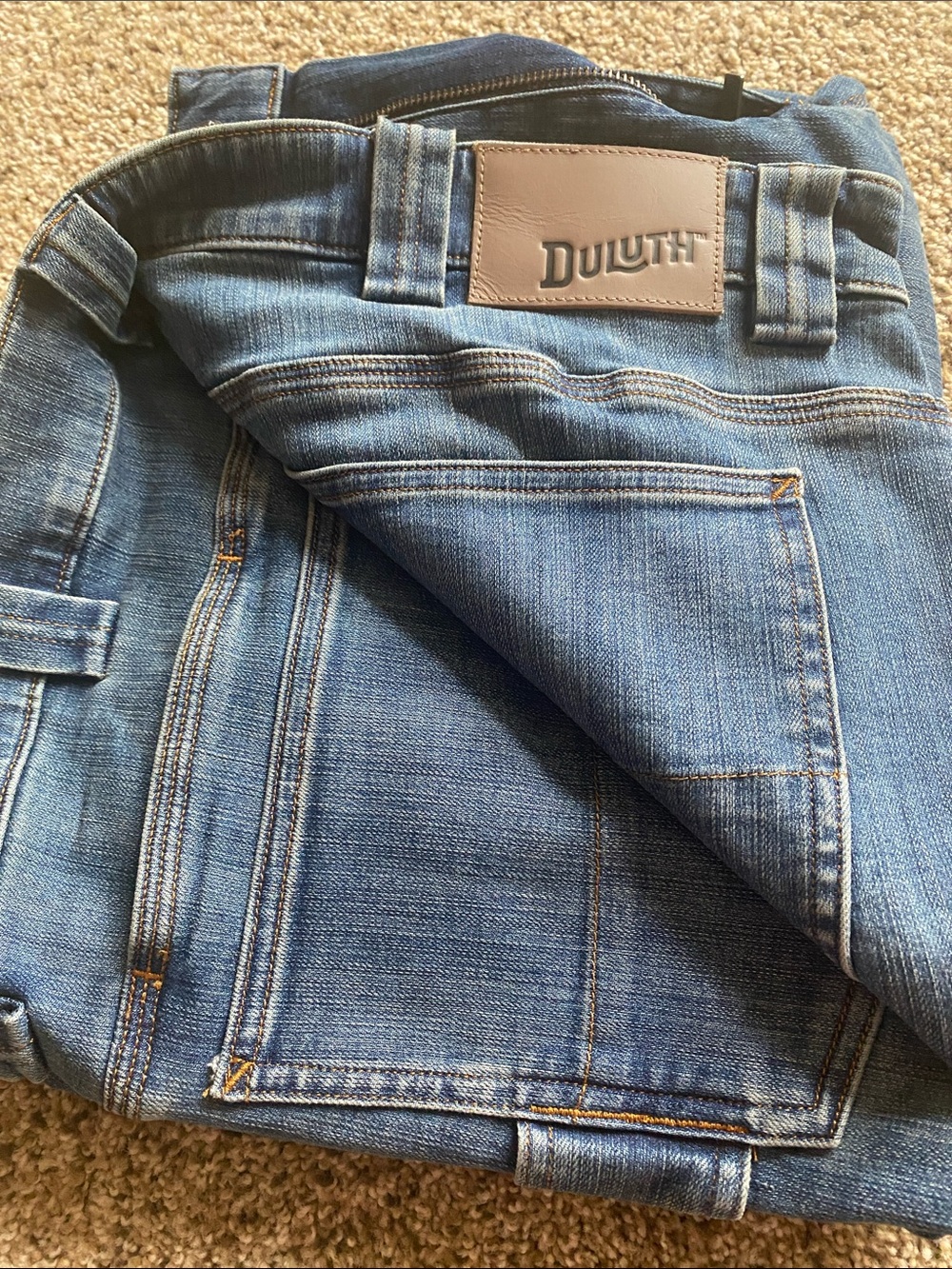 Duluth Trading Co Men's Medium Blue Denim Relaxed Work Jeans NWOT